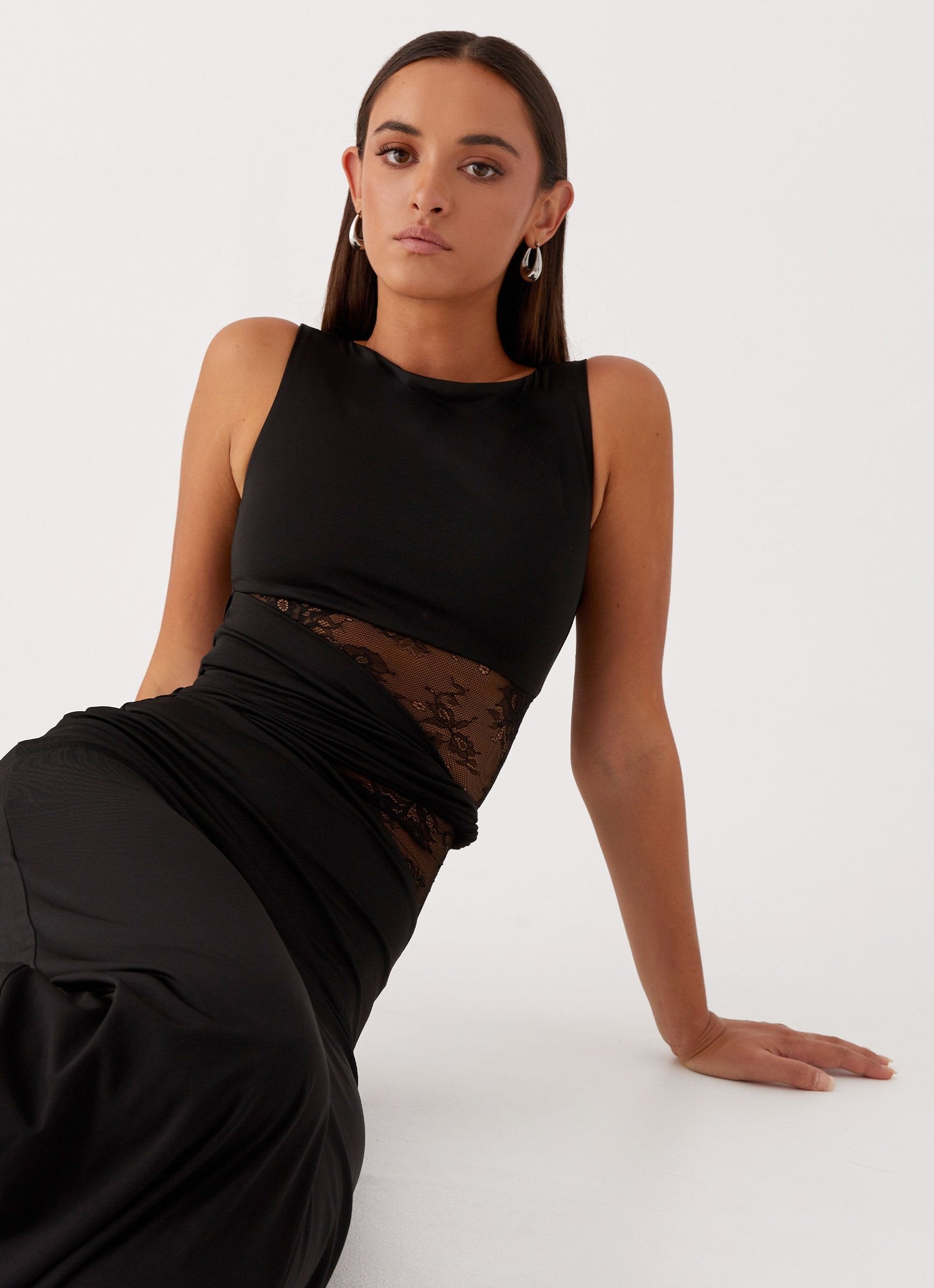 Women's Sleeveless Scoop Neck Mesh Cutout Fitted Maxi Evening Dress